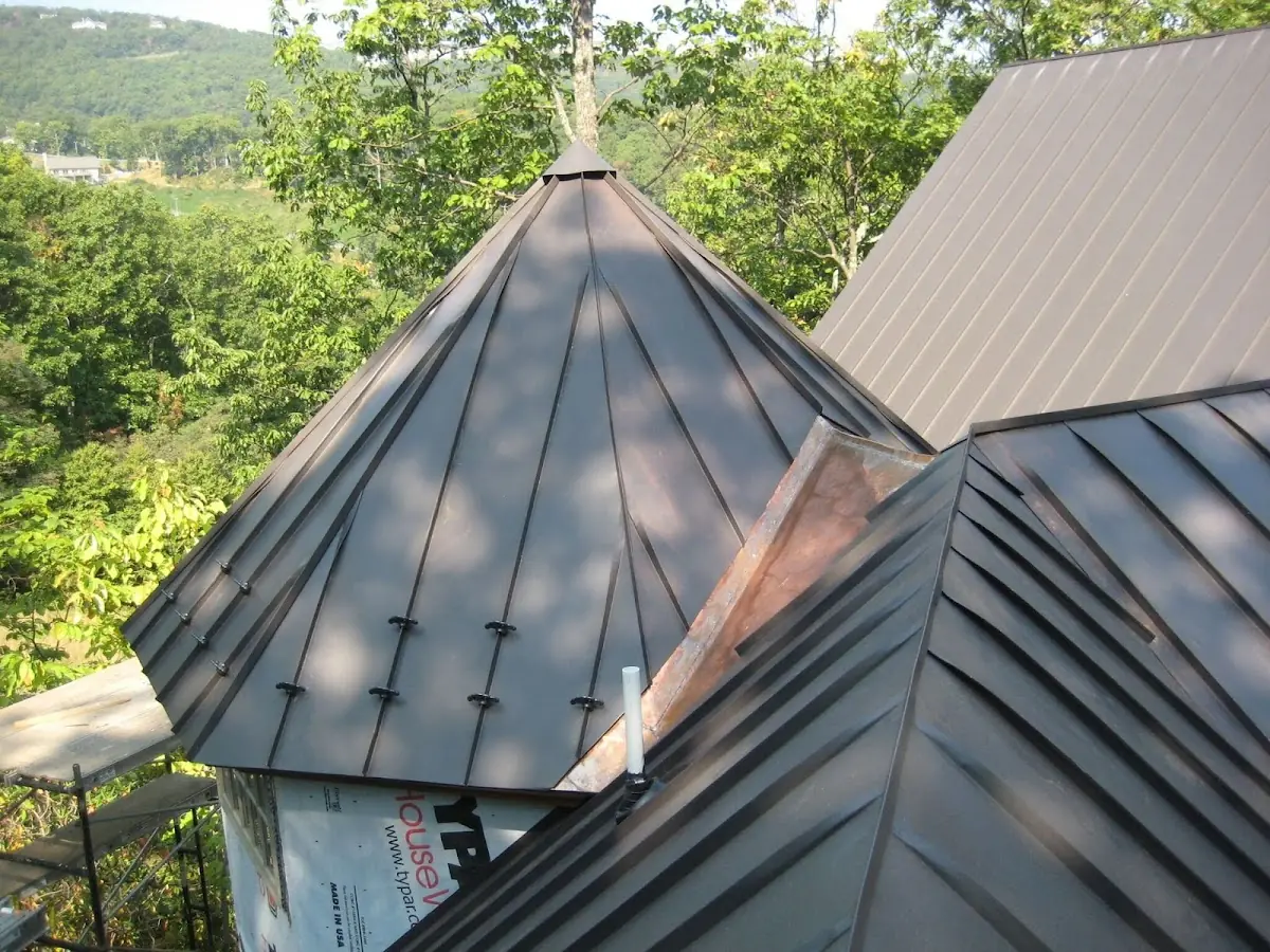 Professional Gutter Cleaning by Craftsman Roofing in Clifton Mill